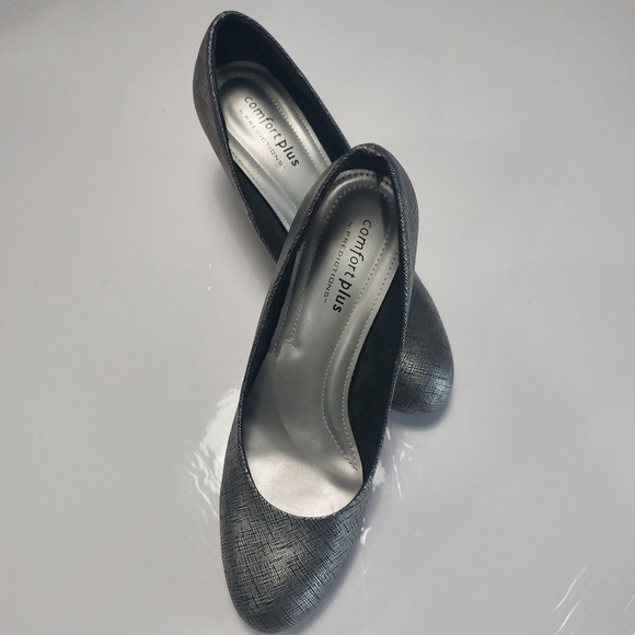 Comfort Plus by predictions Women's Silver Heels Size 10M - Picture 14 of 14